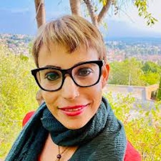Naomi C, MD Psychiatrist