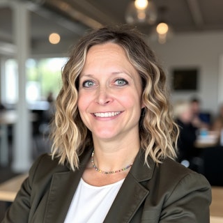 Elizabeth N, MD